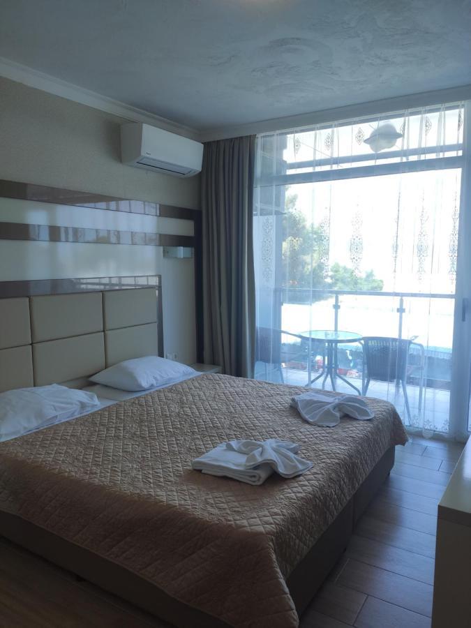 Deluxe Apartments Gallery 2 Pantai Sunny Bagian luar foto