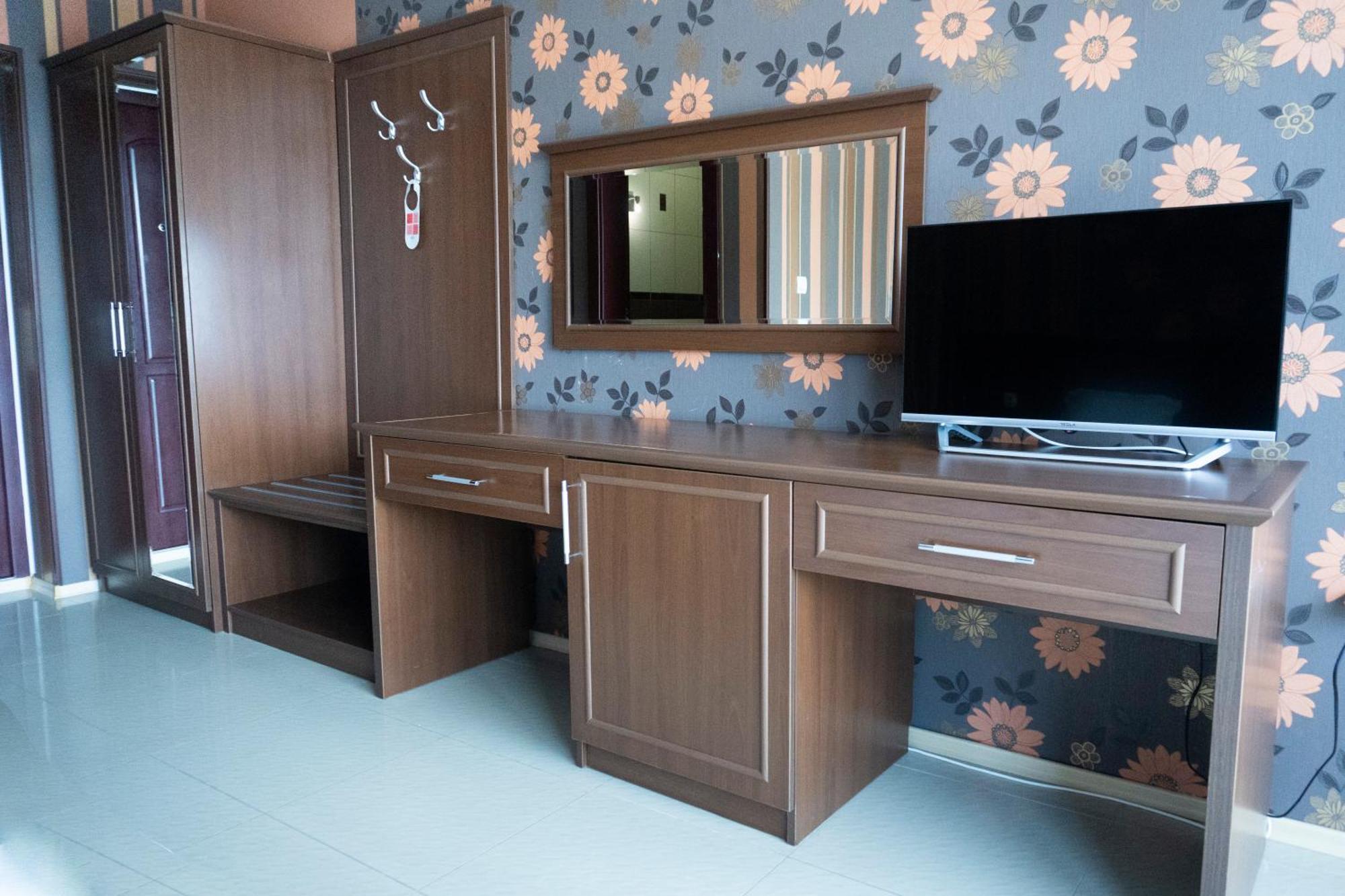 Deluxe Apartments Gallery 2 Pantai Sunny Bagian luar foto
